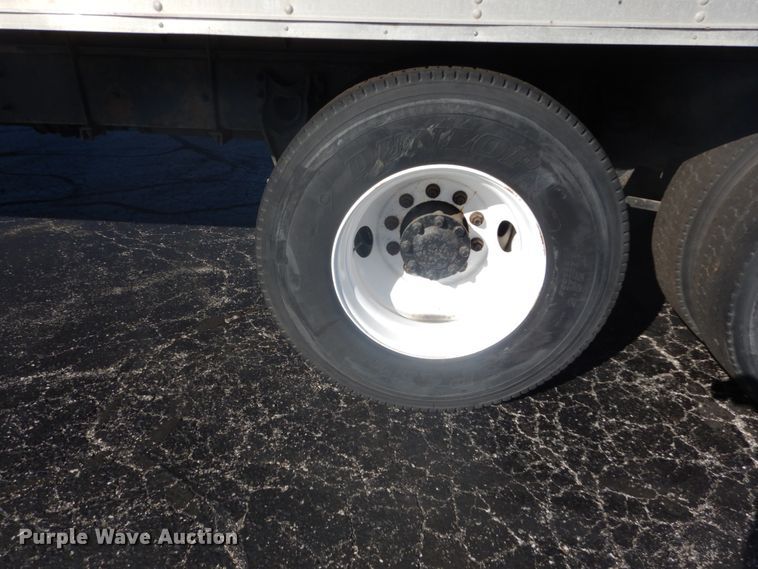 image for item DI1053 2006 International 4400  box truck