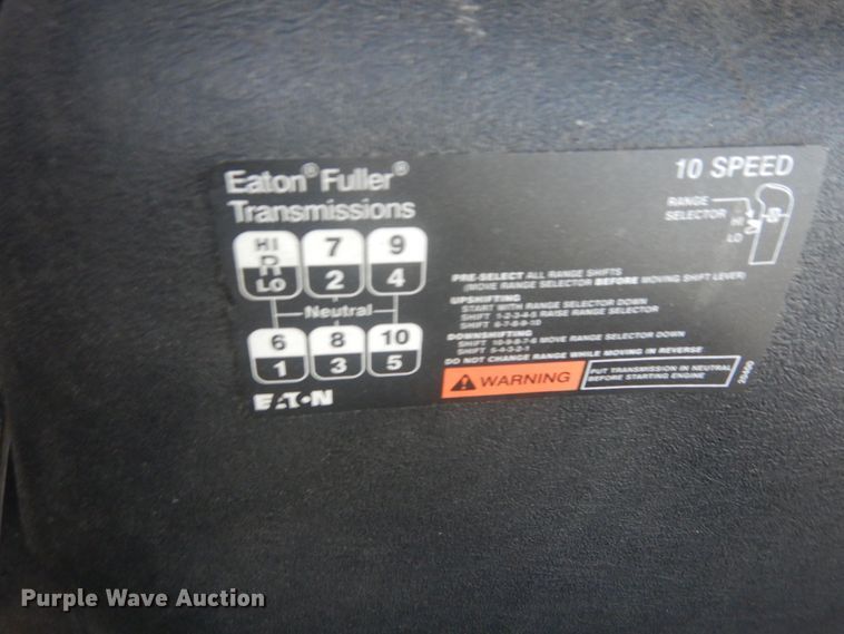 image for item DI1054 2006 International 4400  truck cab and chassis