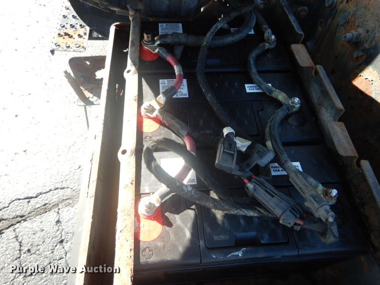 image for item DI1054 2006 International 4400  truck cab and chassis