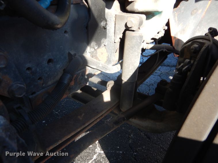 image for item DI1054 2006 International 4400  truck cab and chassis