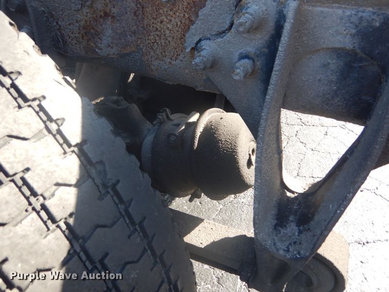 image for item DI1054 2006 International 4400  truck cab and chassis