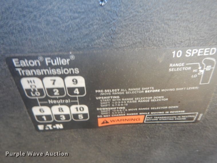 image for item DI1055 2006 International 4400  truck cab and chassis