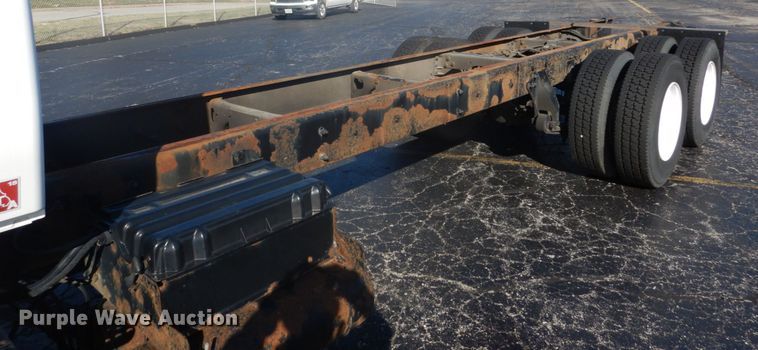 image for item DI1055 2006 International 4400  truck cab and chassis