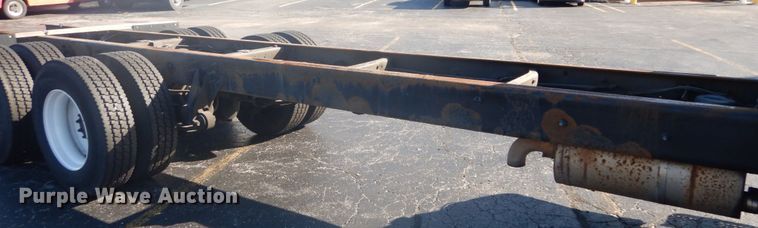 image for item DI1055 2006 International 4400  truck cab and chassis