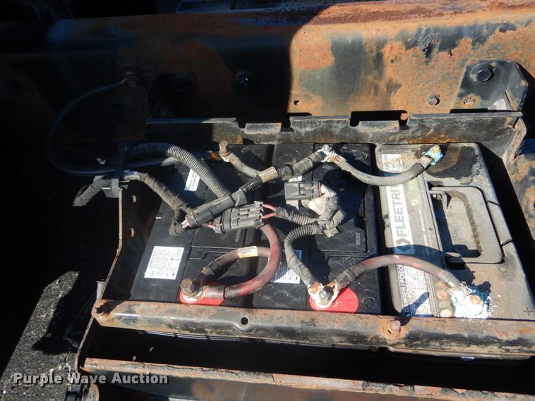 image for item DI1055 2006 International 4400  truck cab and chassis