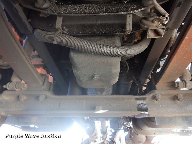 image for item DI1055 2006 International 4400  truck cab and chassis