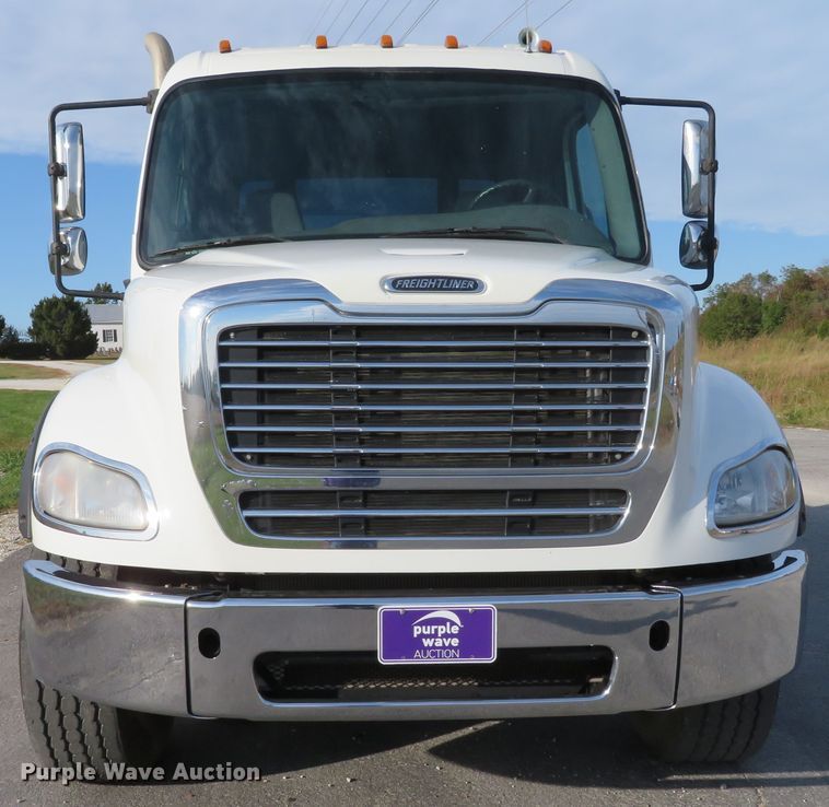 image for item DI3788 2012 Freightliner Business Class M2  rollback truck