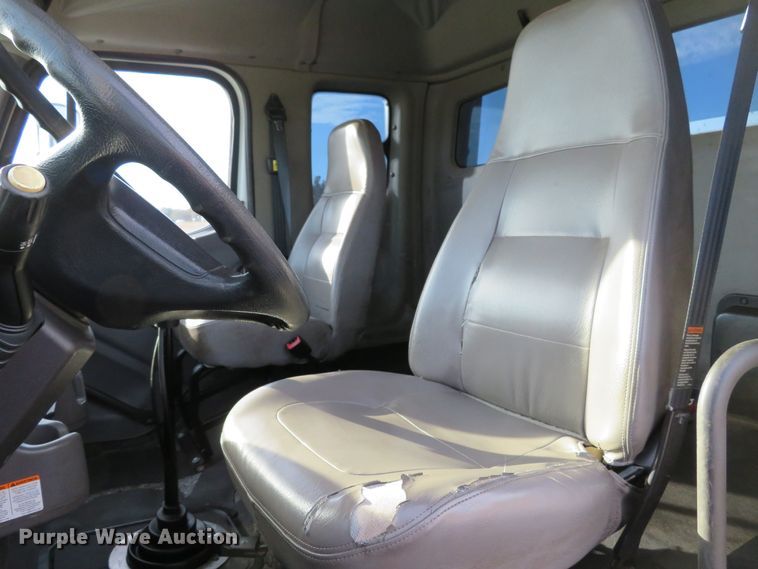 image for item DI3788 2012 Freightliner Business Class M2  rollback truck