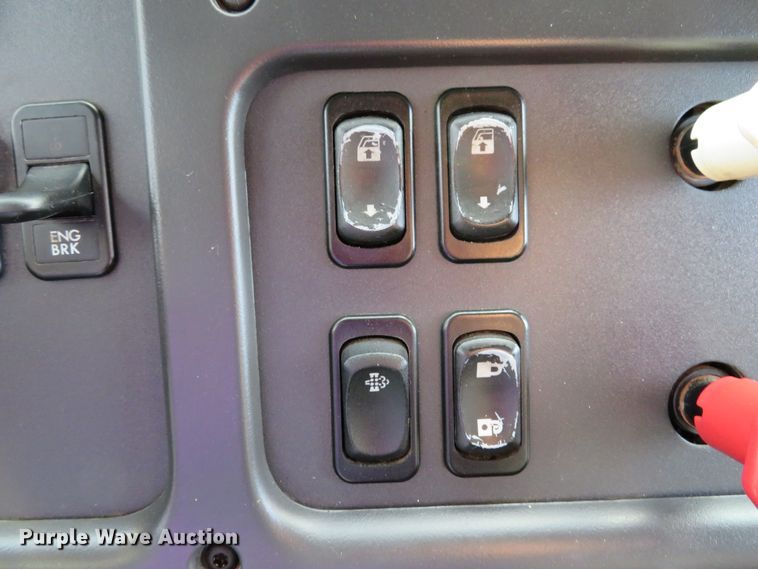 image for item DI3788 2012 Freightliner Business Class M2  rollback truck