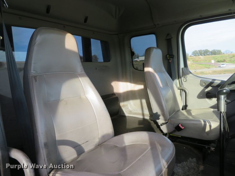 image for item DI3788 2012 Freightliner Business Class M2  rollback truck