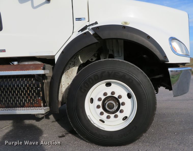 image for item DI3788 2012 Freightliner Business Class M2  rollback truck