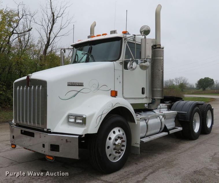image for item DI3806 2007 Kenworth T800  semi truck