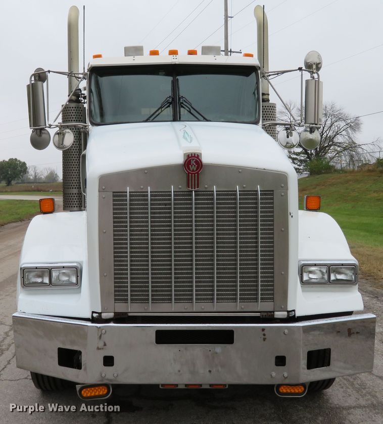 image for item DI3806 2007 Kenworth T800  semi truck