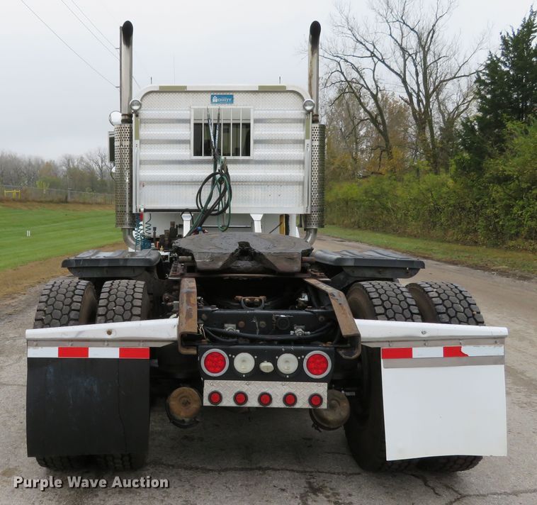 image for item DI3806 2007 Kenworth T800  semi truck