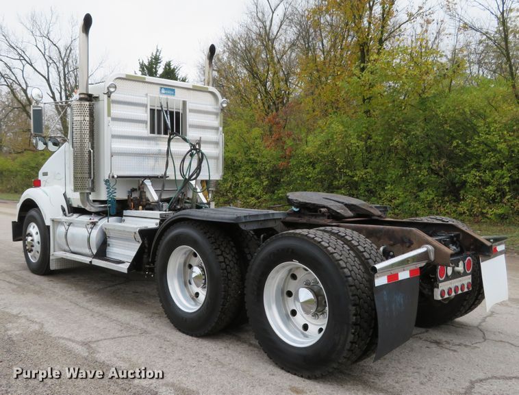 image for item DI3806 2007 Kenworth T800  semi truck