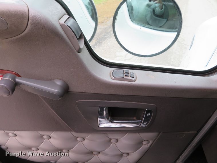 image for item DI3806 2007 Kenworth T800  semi truck