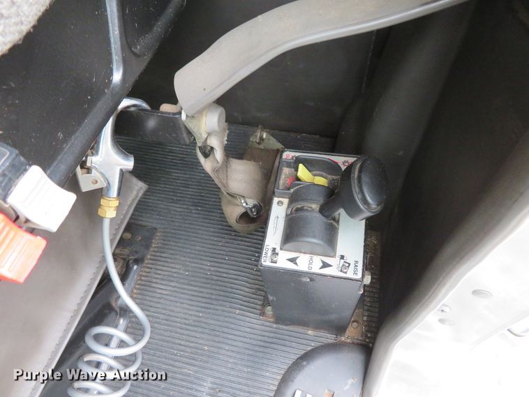 image for item DI3806 2007 Kenworth T800  semi truck