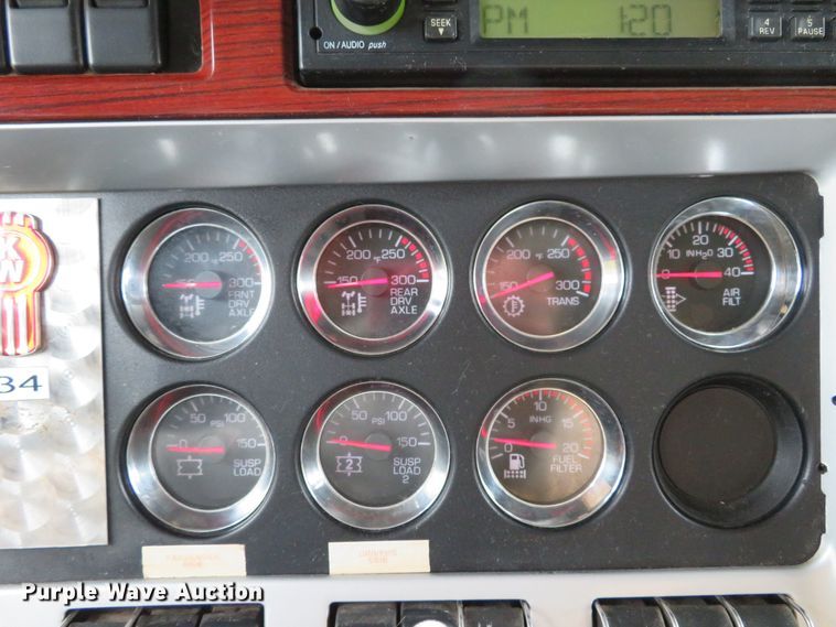 image for item DI3806 2007 Kenworth T800  semi truck