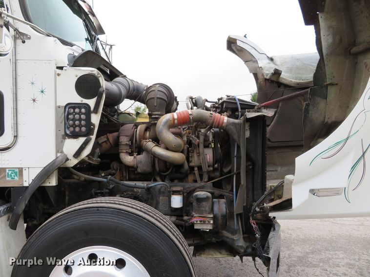 image for item DI3806 2007 Kenworth T800  semi truck