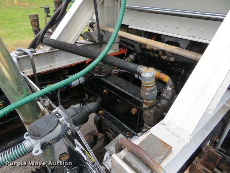 image for item DI3806 2007 Kenworth T800  semi truck