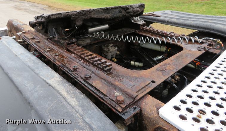 image for item DI3806 2007 Kenworth T800  semi truck