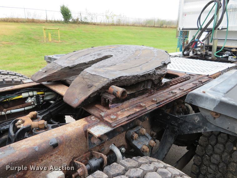 image for item DI3806 2007 Kenworth T800  semi truck