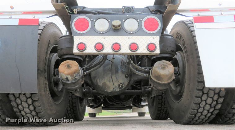 image for item DI3806 2007 Kenworth T800  semi truck