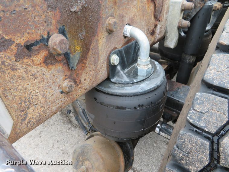 image for item DI3806 2007 Kenworth T800  semi truck