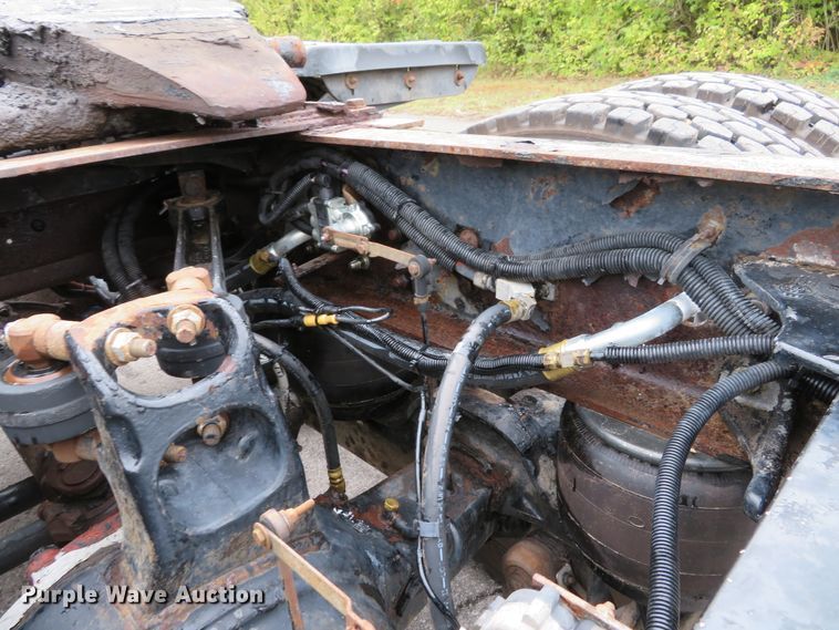 image for item DI3806 2007 Kenworth T800  semi truck