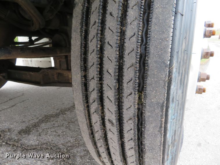 image for item DI3806 2007 Kenworth T800  semi truck