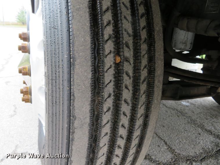 image for item DI3806 2007 Kenworth T800  semi truck