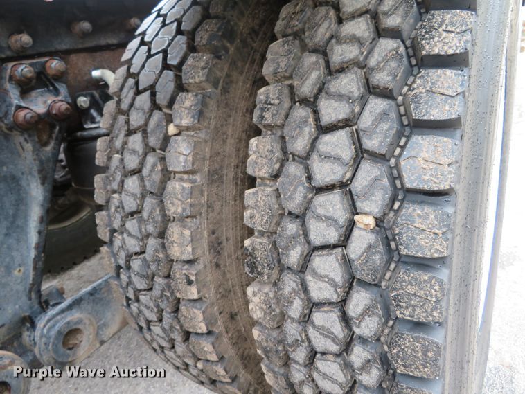 image for item DI3806 2007 Kenworth T800  semi truck