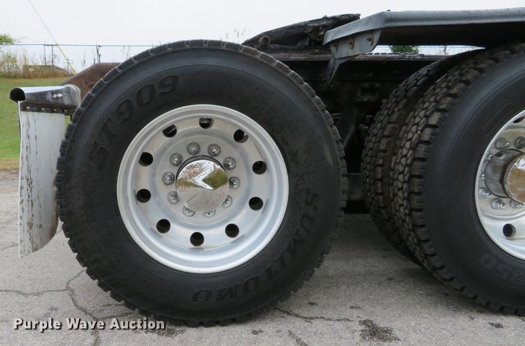 image for item DI3806 2007 Kenworth T800  semi truck