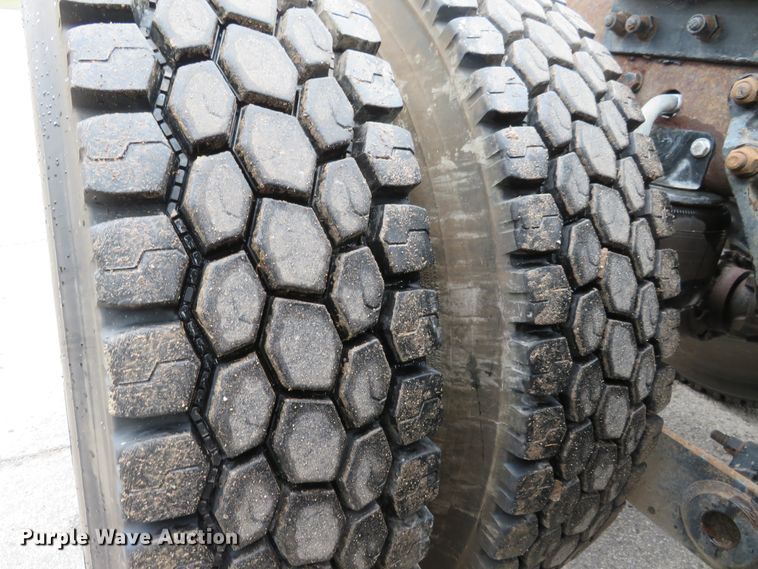 image for item DI3806 2007 Kenworth T800  semi truck