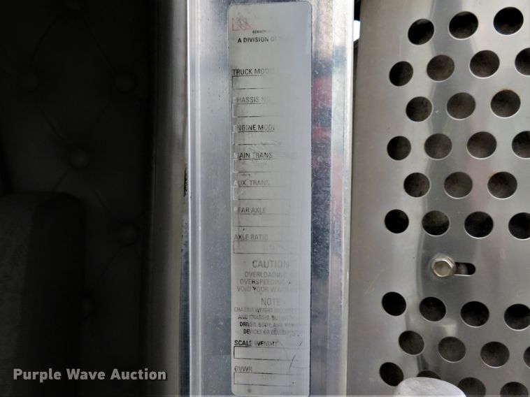 image for item DI3806 2007 Kenworth T800  semi truck