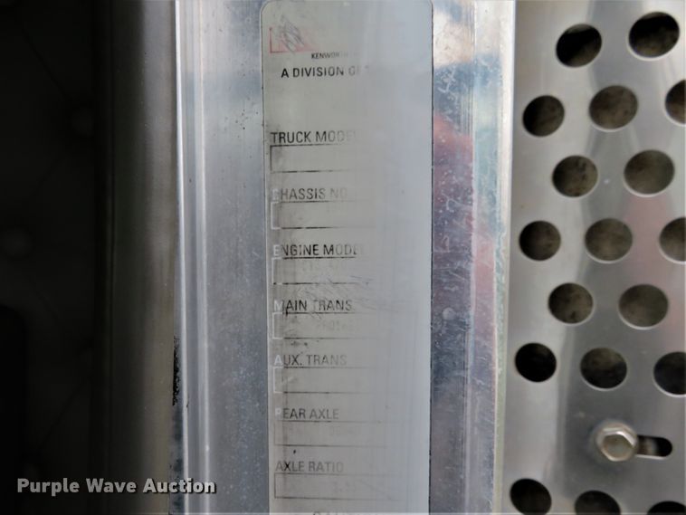 image for item DI3806 2007 Kenworth T800  semi truck