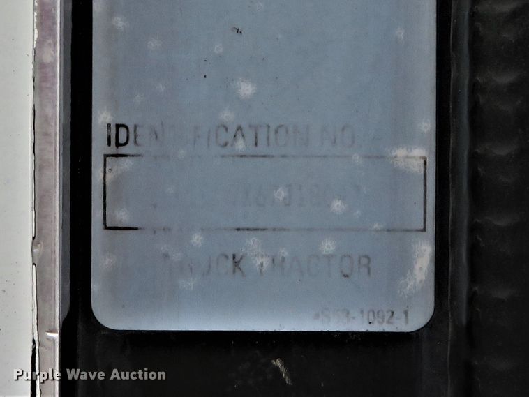 image for item DI3806 2007 Kenworth T800  semi truck