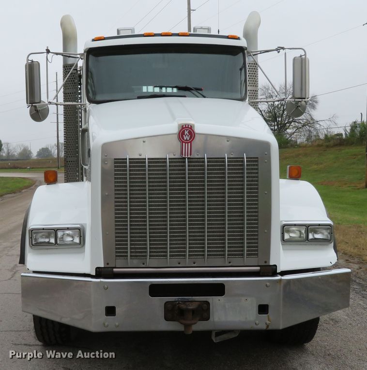 image for item DI3807 2009 Kenworth T800  semi truck