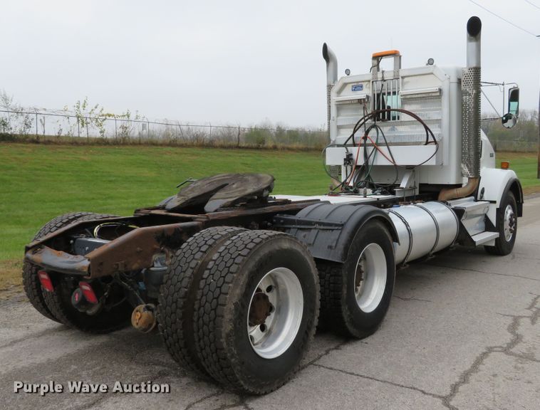 image for item DI3807 2009 Kenworth T800  semi truck