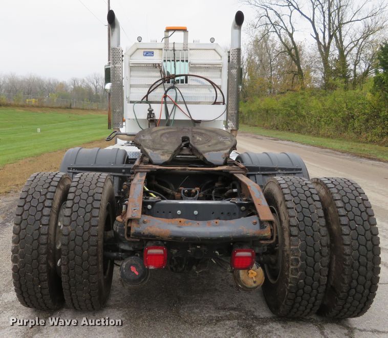 image for item DI3807 2009 Kenworth T800  semi truck