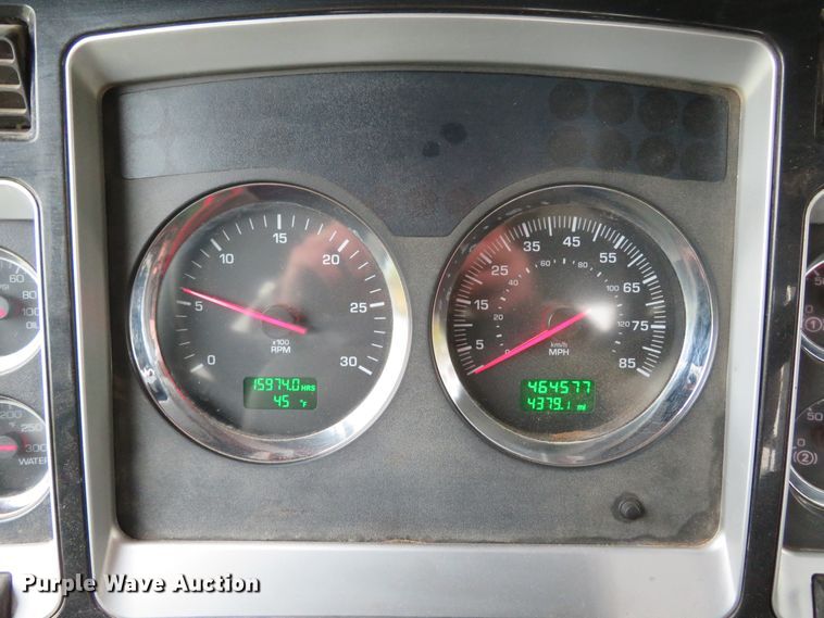 image for item DI3807 2009 Kenworth T800  semi truck