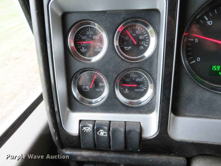 image for item DI3807 2009 Kenworth T800  semi truck