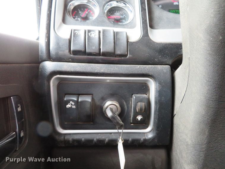 image for item DI3807 2009 Kenworth T800  semi truck