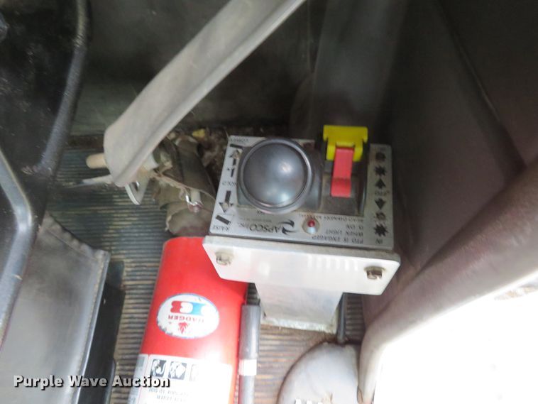 image for item DI3807 2009 Kenworth T800  semi truck