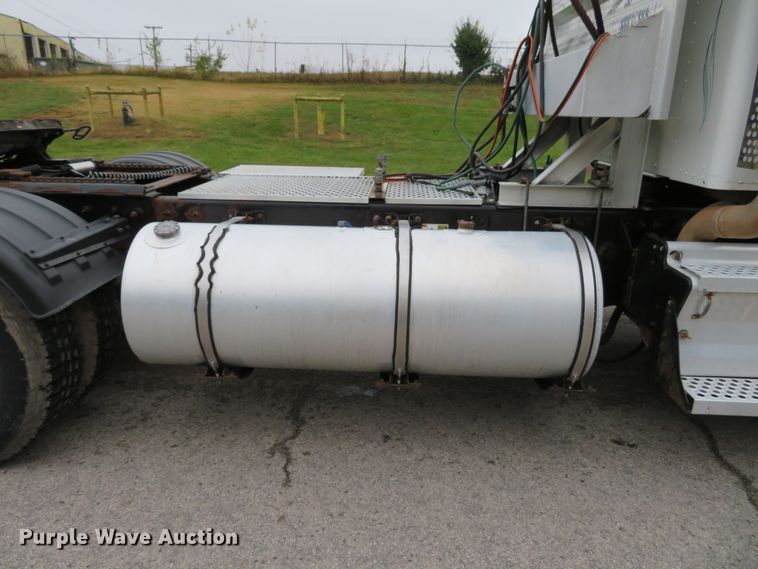 image for item DI3807 2009 Kenworth T800  semi truck