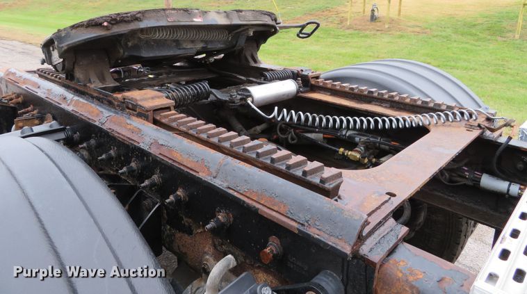 image for item DI3807 2009 Kenworth T800  semi truck