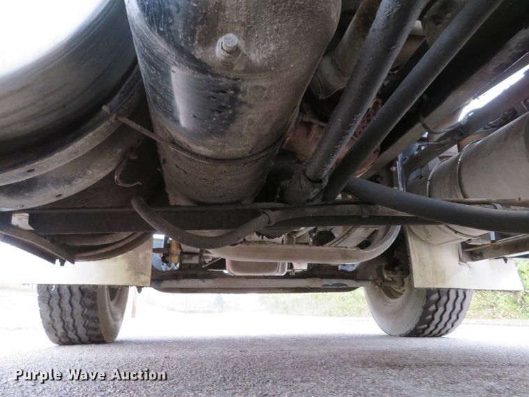 image for item DI3807 2009 Kenworth T800  semi truck