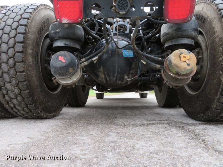 image for item DI3807 2009 Kenworth T800  semi truck