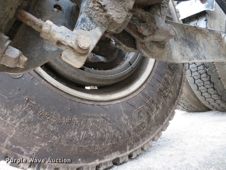 image for item DI3807 2009 Kenworth T800  semi truck