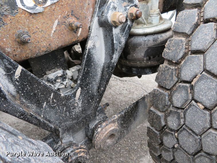 image for item DI3807 2009 Kenworth T800  semi truck